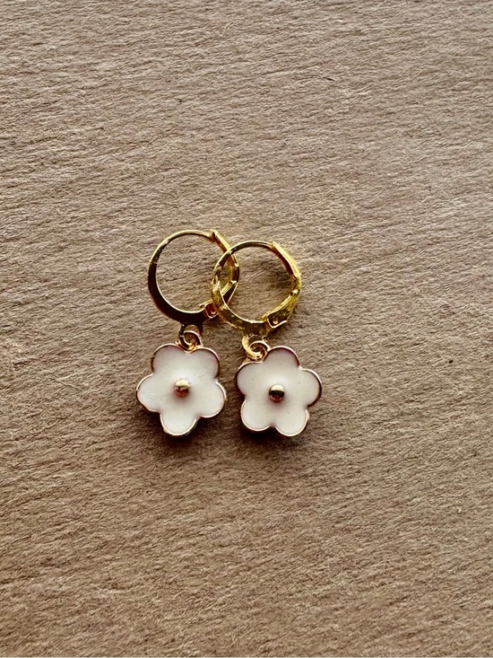 sunshine accessories Jewelry - 5/$25 dainty White flower Charm Earrings Gold Huggie Hoops